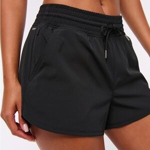 Abercrombie & Fitch - YPB motionTEK High Rise Lined Workout Short